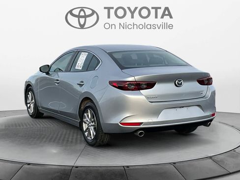 Used 2019 MAZDA MAZDA3 Sedan image 4