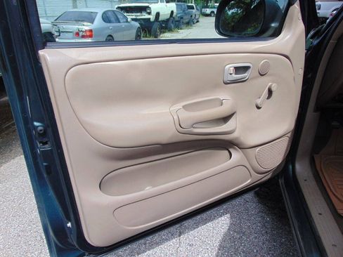 Used 2001 Toyota Tundra 2WD Regular Cab image 15