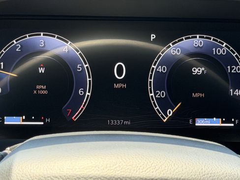 Used 2025 Jeep Grand Cherokee Altitude RWD image 20