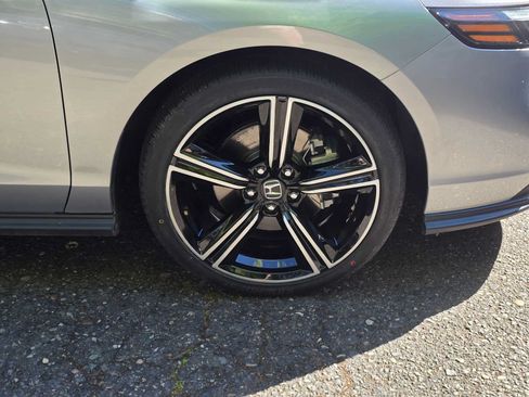 Used 2024 Honda Accord Sport image 9