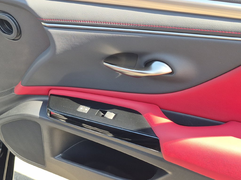 Used 2022 Lexus ES 300h F Sport w/ Accessory Package 2 FWD image 36