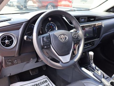 Used 2018 Toyota Corolla SE FWD image 11