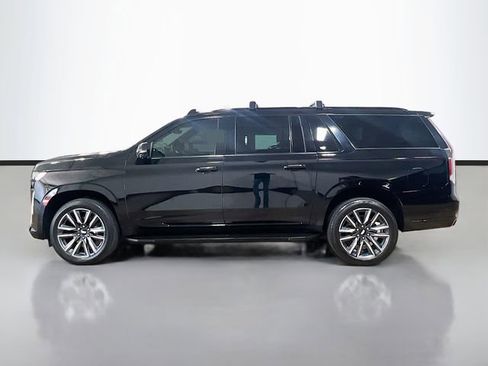 Used 2022 Cadillac Escalade ESV Sport AWD/4WD image 4
