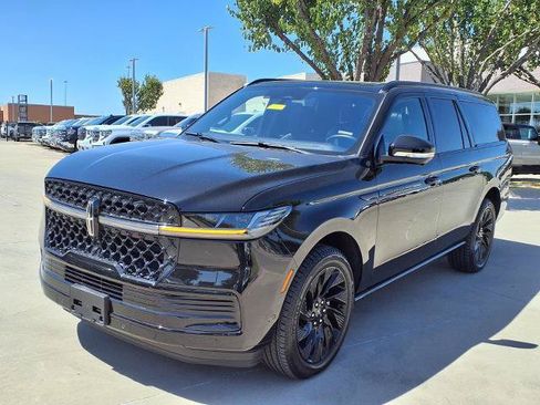 Used 2025 Lincoln Navigator L Reserve w/ Jet Appearance Package AWD/4WD image 28