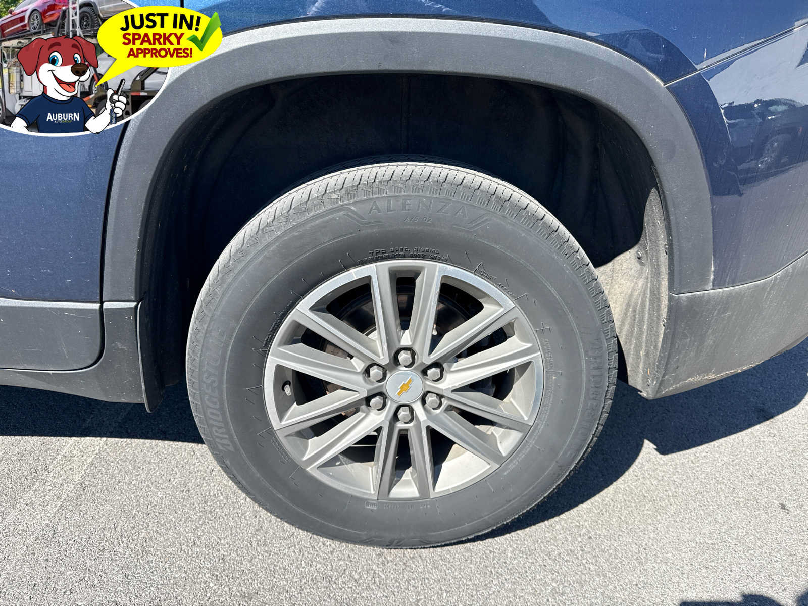 Used 2023 Chevrolet Traverse LT AWD/4WD image 5