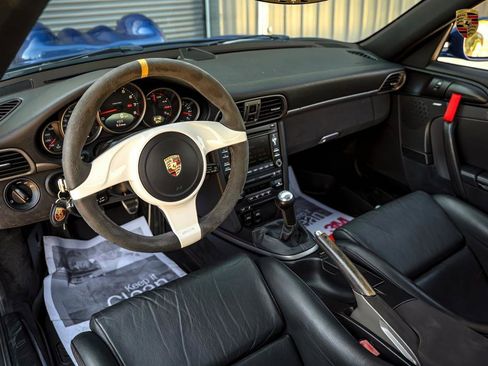 Used 2010 Porsche 911 Carrera 4 image 31