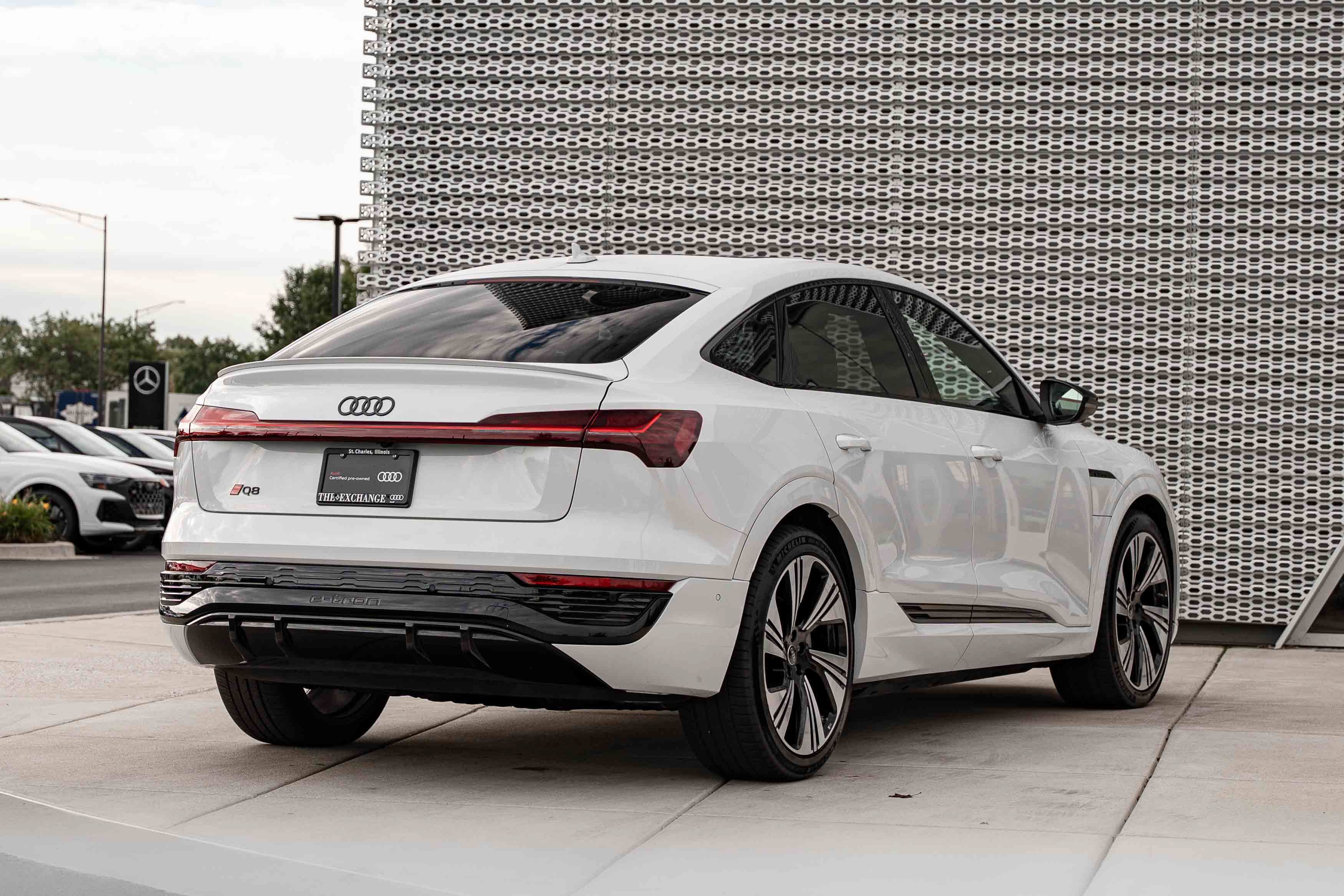 Certified 2024 Audi Q8 e-tron Prestige w/ Prestige Package AWD/4WD image 4