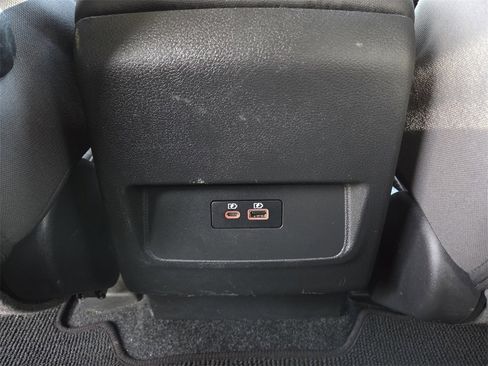 Used 2023 Nissan Frontier SV image 19