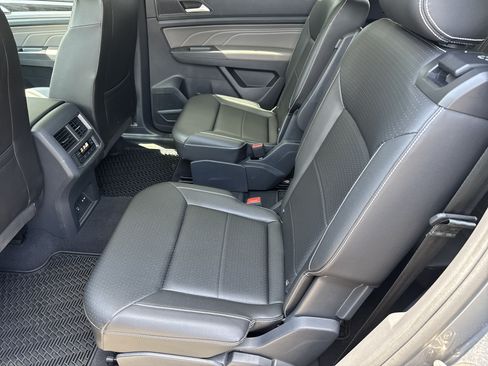 Certified 2023 Volkswagen Atlas SE w/ Panoramic Sunroof Package FWD image 6