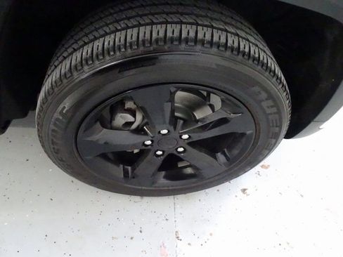 Certified 2023 Jeep Grand Cherokee Altitude image 29