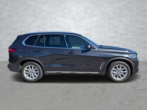 Used 2022 BMW X5 xDrive40i w/ Premium Package image 4