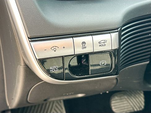 Used 2024 Hyundai Ioniq 5 SEL image 17