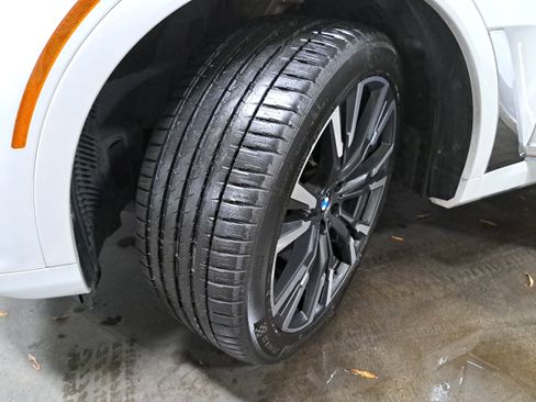 Used 2022 BMW X7 xDrive40i w/ Executive Package image 35