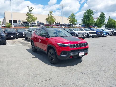 Used 2023 Jeep Compass Trailhawk w/ Trailhawk Elite Group AWD/4WD image 1