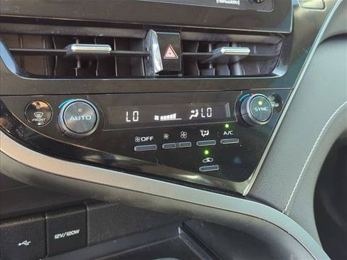 Used 2022 Toyota Camry SE w/ Convenience Package FWD image 21
