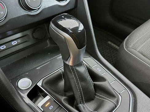 Used 2022 Volkswagen Tiguan S image 24