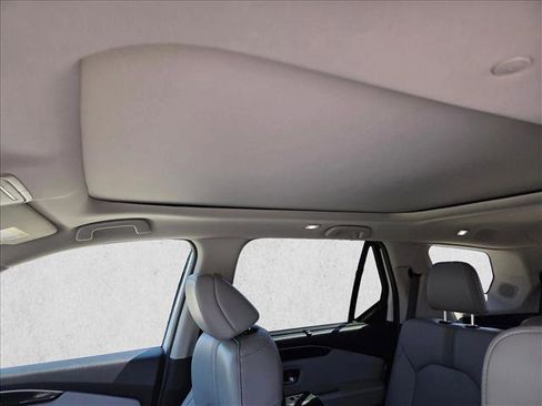 Used 2025 Honda Pilot Touring image 14