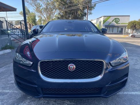 Used 2017 Jaguar XE image 2