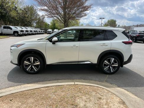 Used 2023 Nissan Rogue SL w/ SL Premium Package image 4