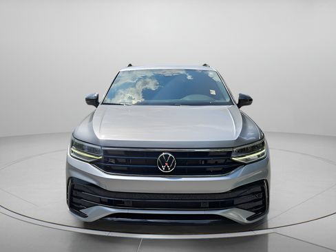 Used 2023 Volkswagen Tiguan SE R-Line FWD image 8