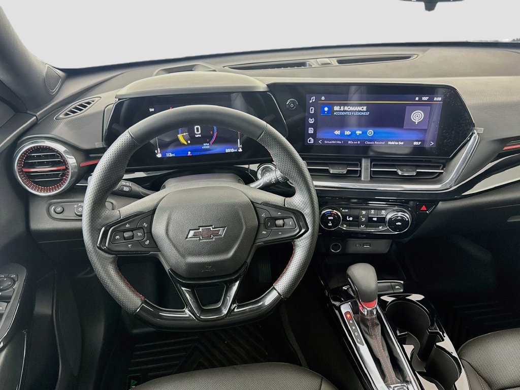 Used 2025 Chevrolet Trax RS w/ Sunroof Package FWD image 24