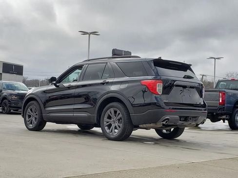 Used 2023 Ford Explorer XLT w/ Equipment Group 202A image 6
