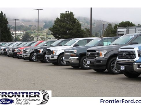 Used 2023 Ford Explorer XLT RWD image 37