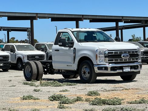 New 2025 Ford F350 XL w/ XL Chrome Package image 2