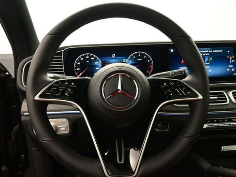 Used 2025 Mercedes-Benz GLE 350 4MATIC image 2