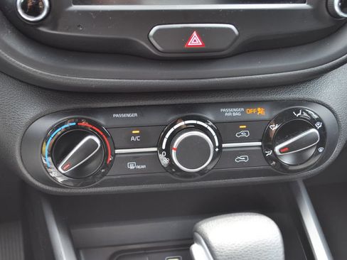 Used 2024 Kia Soul LX w/ Option Group 015 FWD image 15