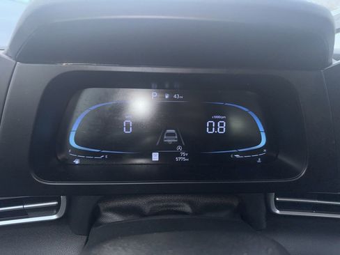 Used 2025 Hyundai Elantra SE image 8