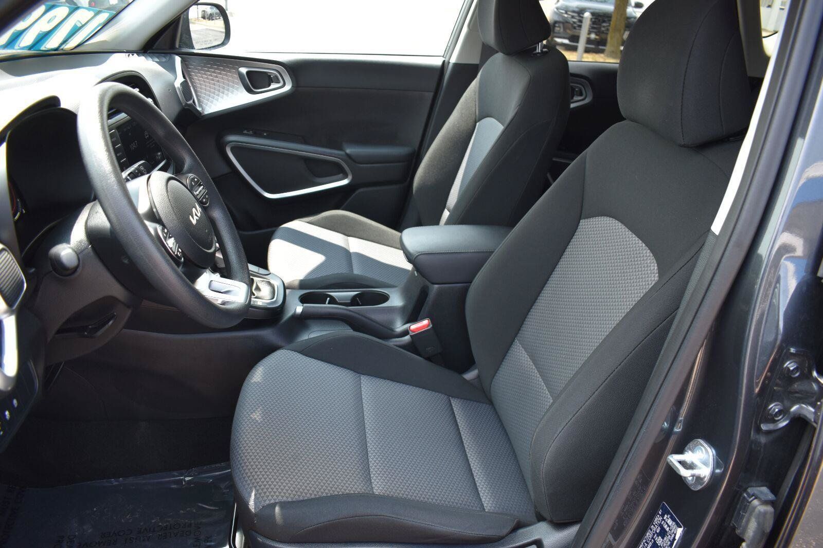 Used 2024 Kia Soul LX w/ Option Group 015 FWD image 23