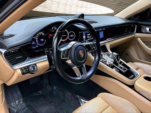 Used 2019 Porsche Panamera 4d Hatchback RWD w/ Premium Package image 13