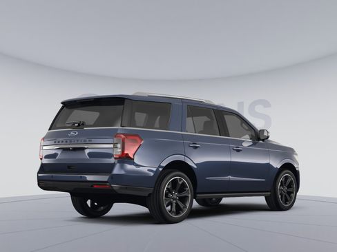 Used 2024 Ford Expedition Limited AWD/4WD image 4