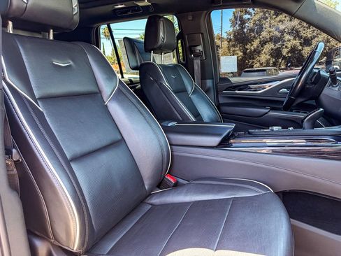 Certified 2023 Cadillac Escalade Sport w/ LPO, ONYX Package AWD/4WD image 30
