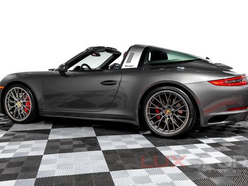 Used 2017 Porsche 911 Targa 4S image 3