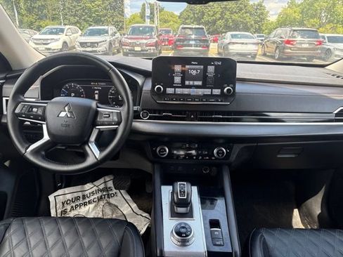 Used 2024 Mitsubishi Outlander SEL AWD/4WD image 6