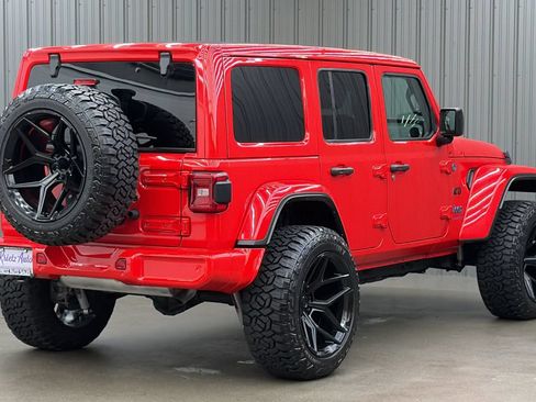 Used 2025 Jeep Wrangler Unlimited Sahara w/ Safety Group AWD/4WD image 5