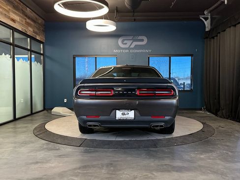 Used 2018 Dodge Challenger SXT w/ Blacktop Package RWD image 4