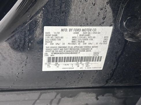 Used 2022 Ford Explorer XLT w/ Equipment Group 202A AWD/4WD image 30
