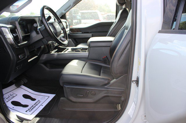 Used 2025 Ford F250 Lariat w/ Black Appearance Package AWD/4WD image 9