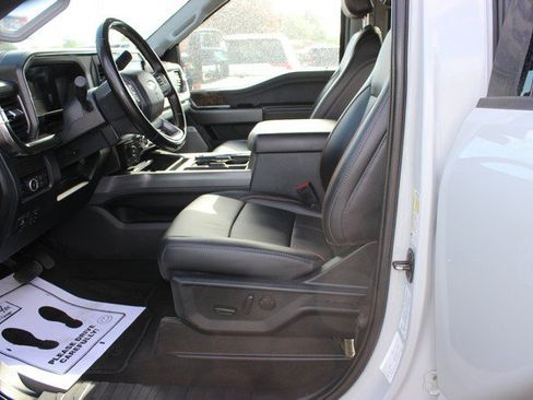 Used 2025 Ford F250 Lariat w/ Black Appearance Package AWD/4WD image 9