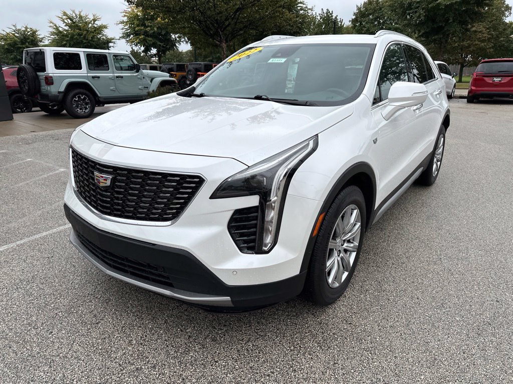Used 2022 Cadillac XT4 Premium Luxury w/ Enhanced Visibility Package AWD/4WD image 2