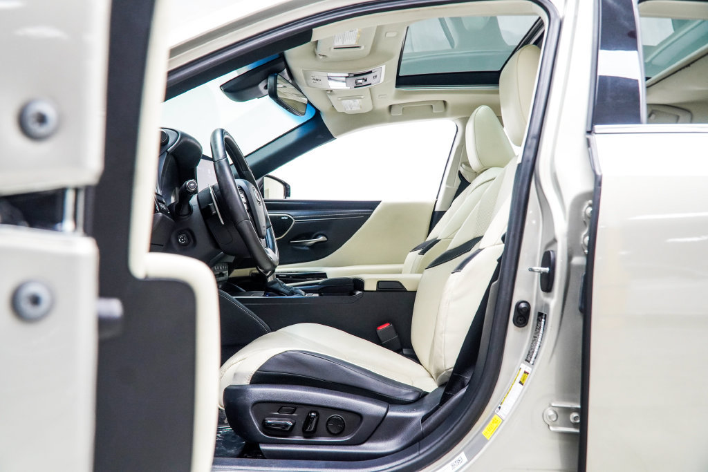 Used 2022 Lexus ES 350 Ultra Luxury w/ Accessory Package 2 FWD image 42