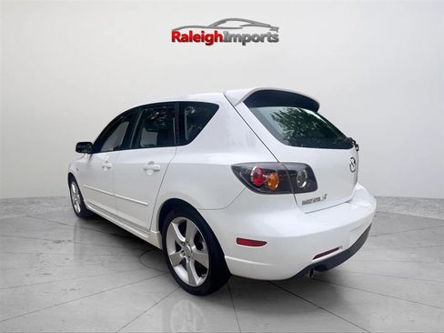 Used 2004 MAZDA MAZDA3 s w/ Moonroof & 6-CD Pkg FWD image 4