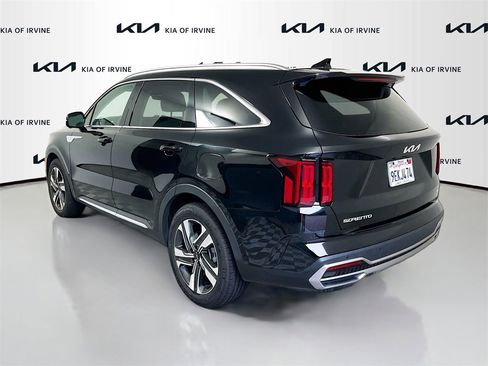 Certified 2023 Kia Sorento SX Prestige w/ Panoramic Sunroof Package image 6