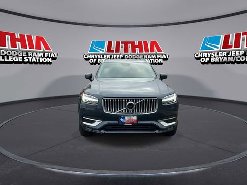 Used 2023 Volvo XC90 B5 Plus image 3