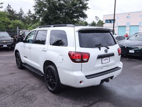 Used 2022 Toyota Sequoia TRD Sport AWD/4WD image 12