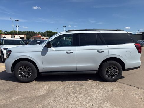 Used 2025 Ford Expedition XL AWD/4WD image 4