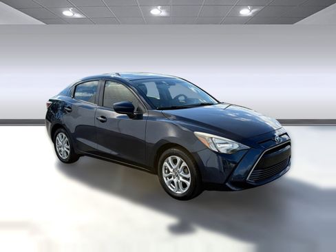 Used 2017 Toyota Yaris iA image 6